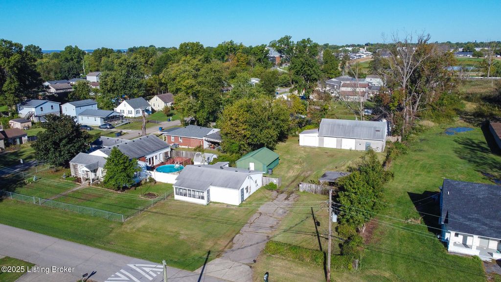 1311 Tile Factory Ln, Louisville, KY 40213