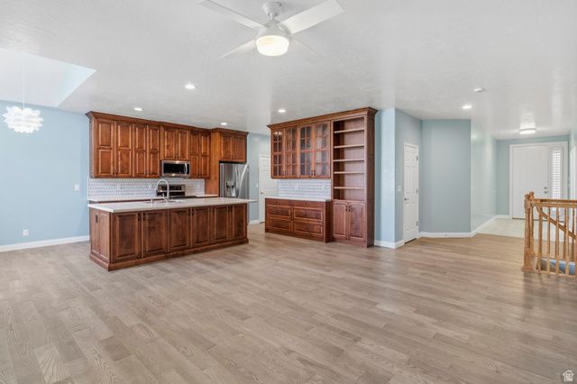 1092 W TITHING HILL PL, Riverton, UT 84065