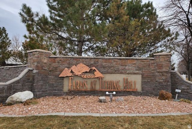 1092 W TITHING HILL PL, Riverton, UT 84065
