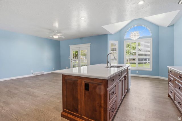 1092 W TITHING HILL PL, Riverton, UT 84065