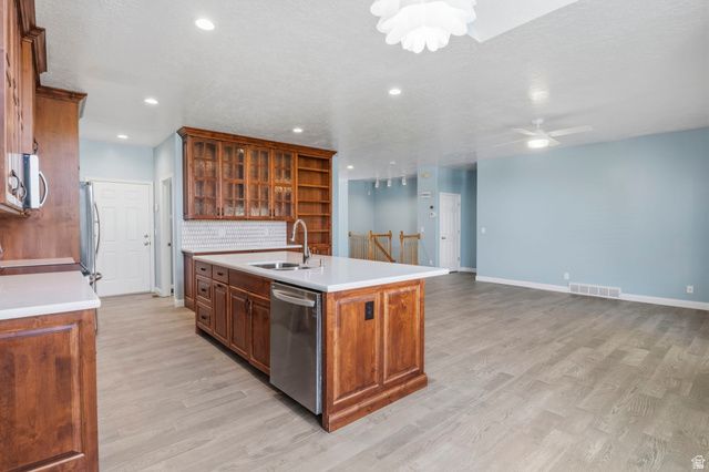 1092 W TITHING HILL PL, Riverton, UT 84065