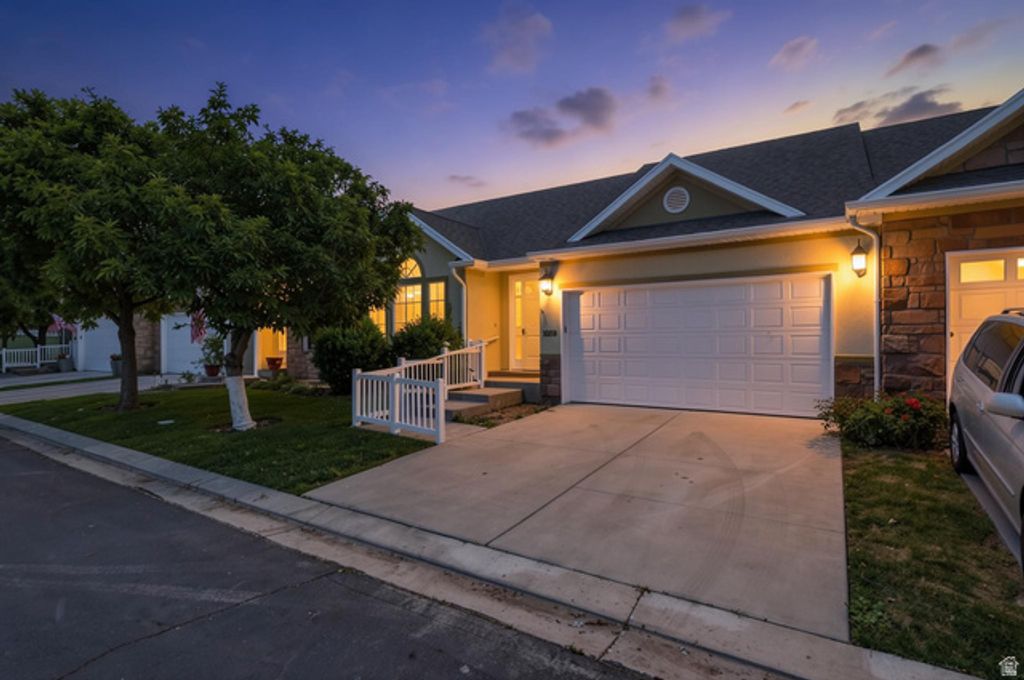 1092 W TITHING HILL PL, Riverton, UT 84065
