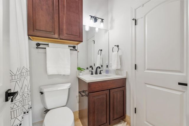 7 Sunview RD, The Hills, TX 78738