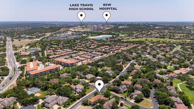 7 Sunview RD, The Hills, TX 78738