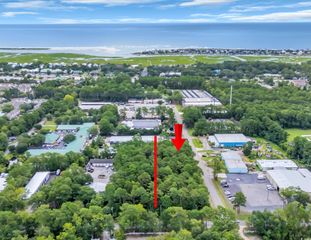 2364 Petigru Dr., Pawleys Island, SC 29585
