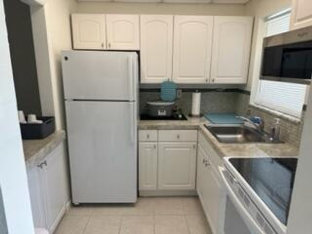 1117 Lake Terrace 105, Boynton Beach, FL 33426