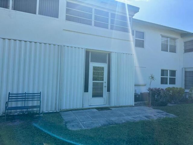 1117 Lake Terrace 105, Boynton Beach, FL 33426