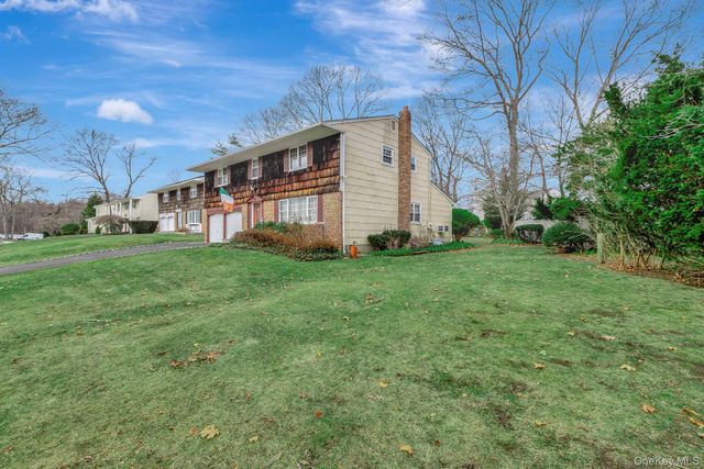 61 Hurtin Boulevard, Smithtown, NY 11787