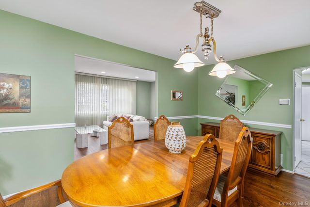 61 Hurtin Boulevard, Smithtown, NY 11787