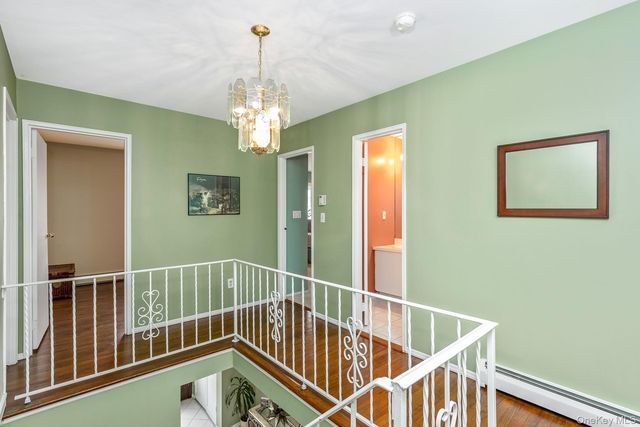 61 Hurtin Boulevard, Smithtown, NY 11787