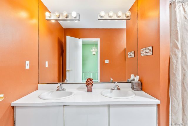 61 Hurtin Boulevard, Smithtown, NY 11787