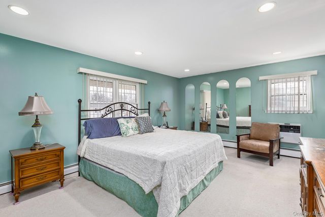 61 Hurtin Boulevard, Smithtown, NY 11787