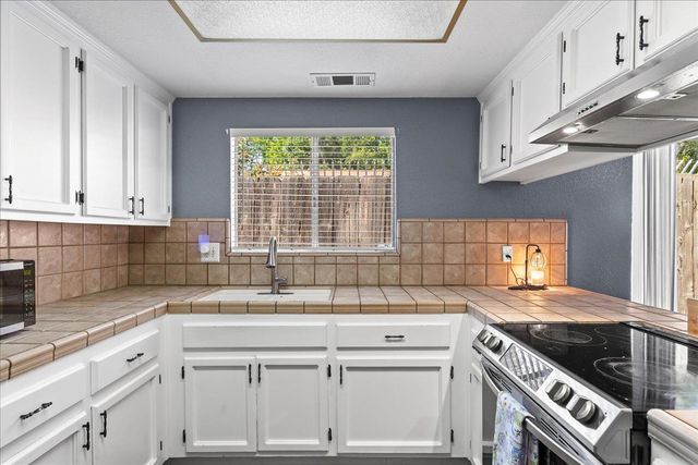 1205 Courtney Way, Modesto, CA 95358