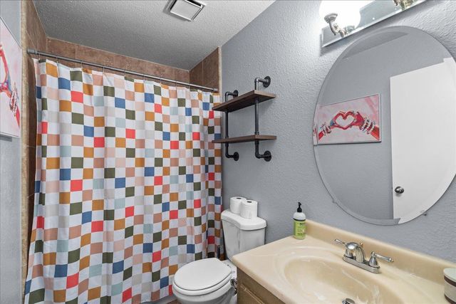 1205 Courtney Way, Modesto, CA 95358