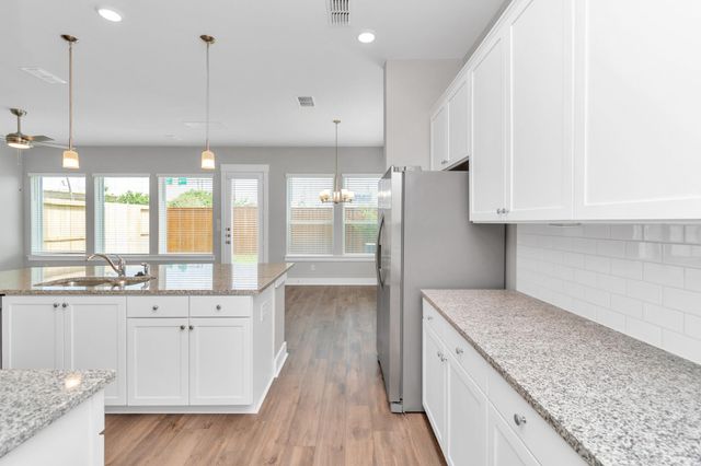 2705 Brown Lake Street, Houston, TX 77008