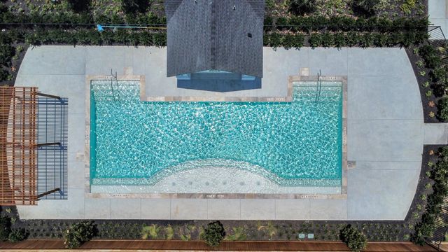 2705 Brown Lake Street, Houston, TX 77008