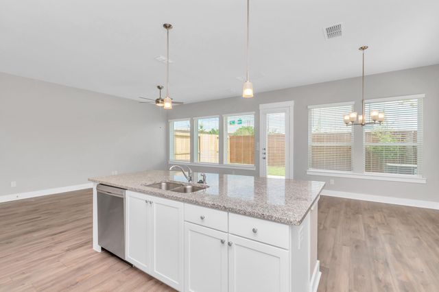 2705 Brown Lake Street, Houston, TX 77008