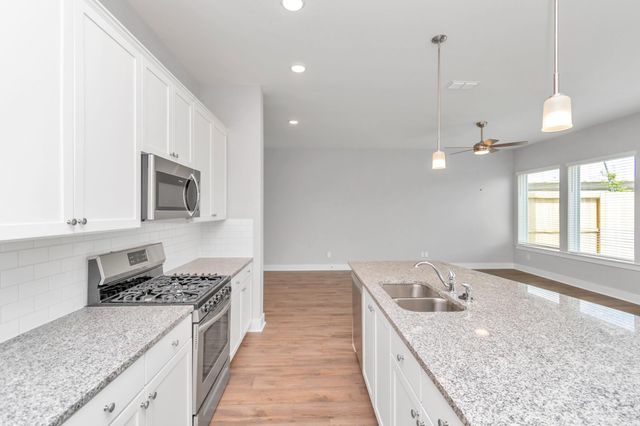 2705 Brown Lake Street, Houston, TX 77008