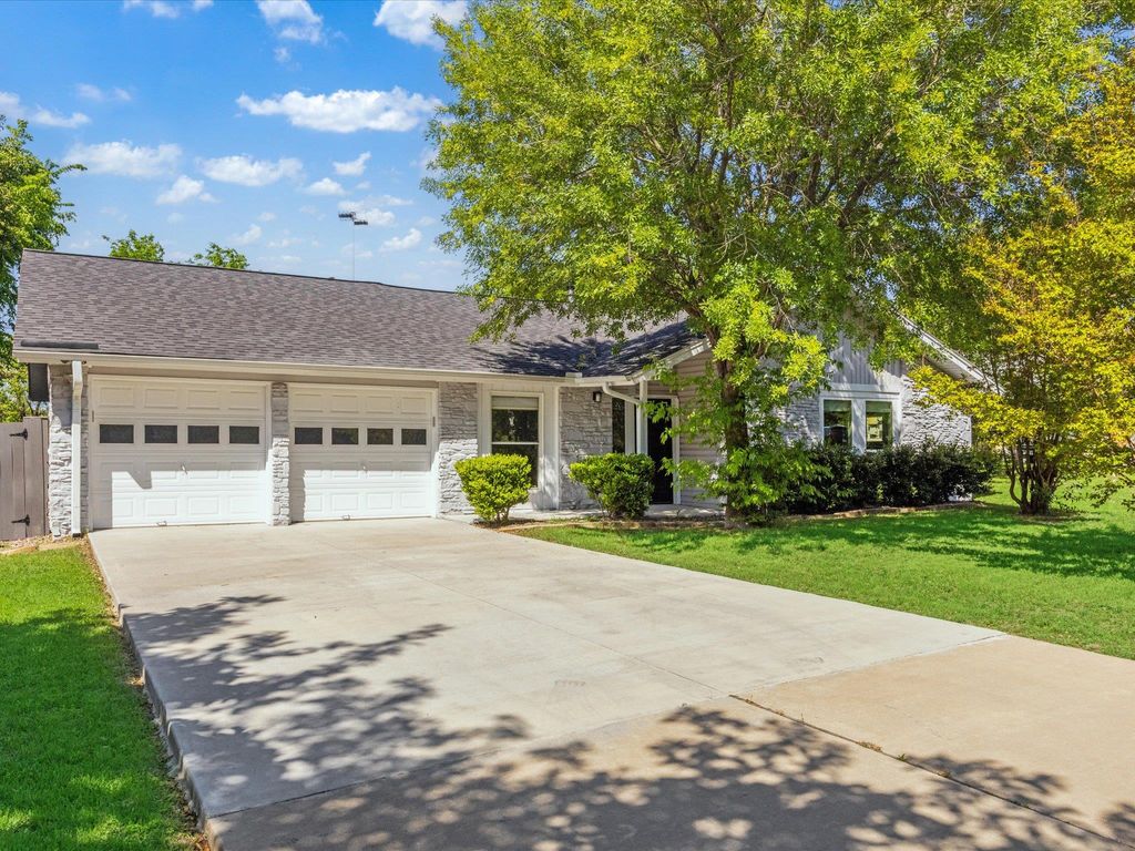 7302 Meadowood Drive DR, Austin, TX 78723