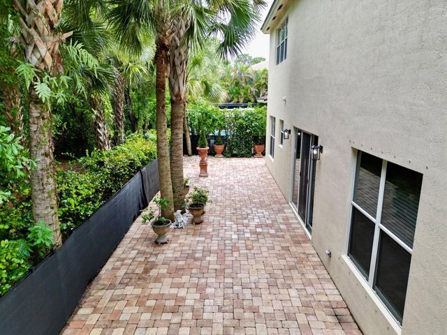9183 Nugent Trail, West Palm Beach, FL 33411