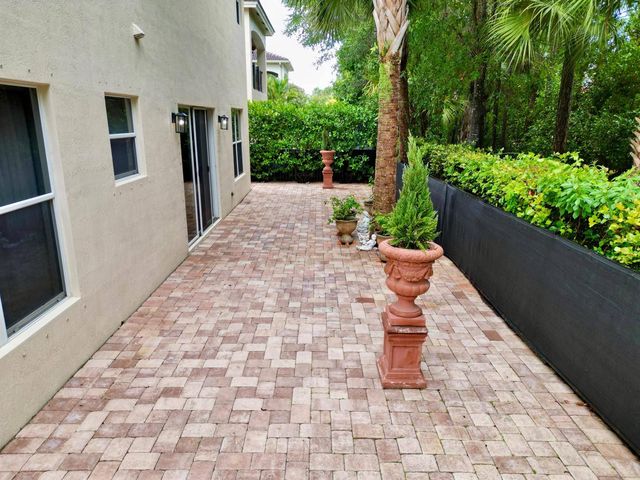 9183 Nugent Trail, West Palm Beach, FL 33411