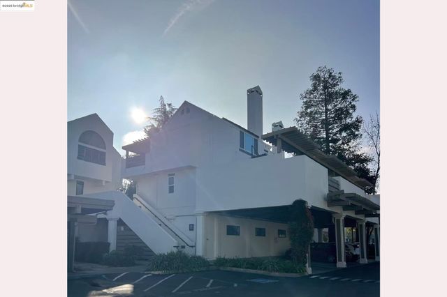 95 Mozden Ln, Pleasant Hill, CA 94523