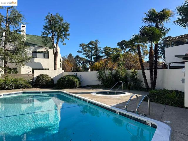 95 Mozden Ln, Pleasant Hill, CA 94523