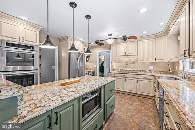 2 WETHERBEE CT, Phoenix, MD 21131