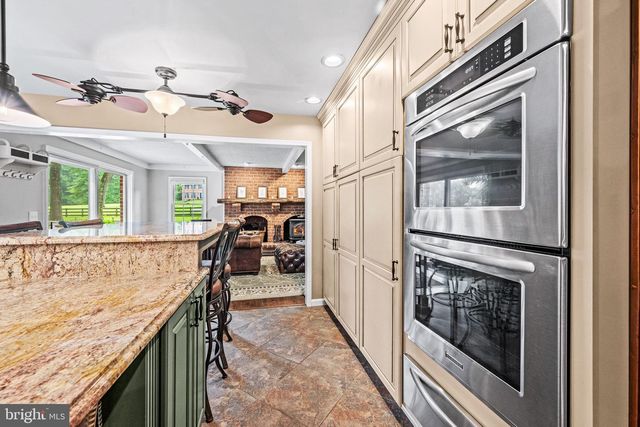 2 WETHERBEE CT, Phoenix, MD 21131