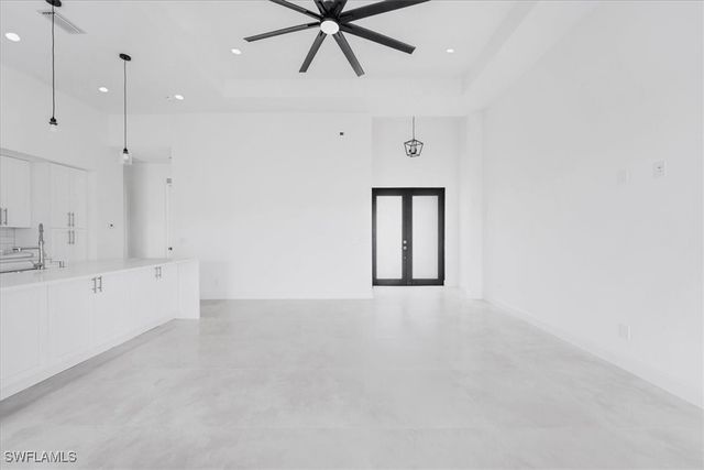 305 Diplomat PKWY E, Cape Coral, FL 33909