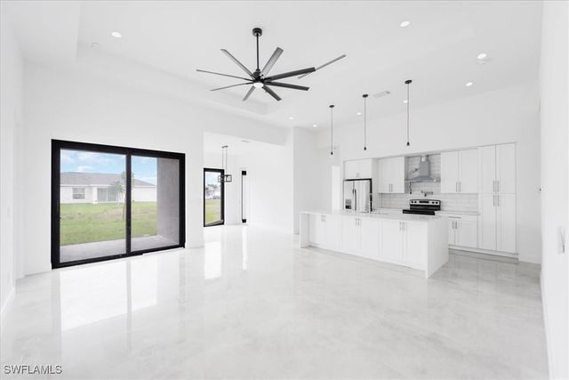 305 Diplomat PKWY E, Cape Coral, FL 33909