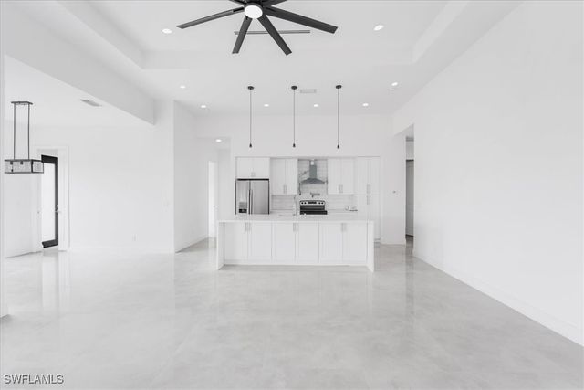 305 Diplomat PKWY E, Cape Coral, FL 33909