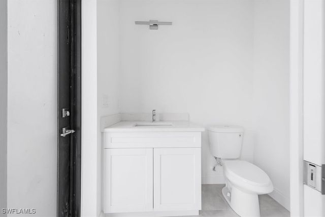 305 Diplomat PKWY E, Cape Coral, FL 33909