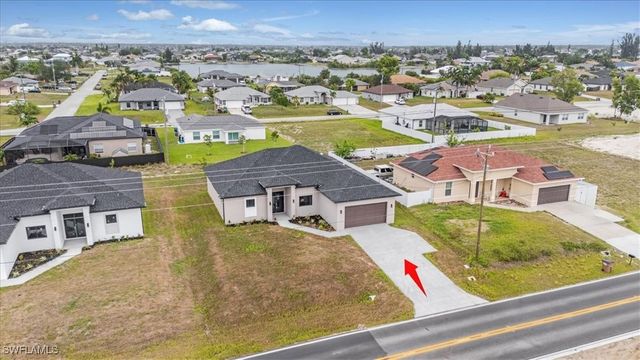 305 Diplomat PKWY E, Cape Coral, FL 33909
