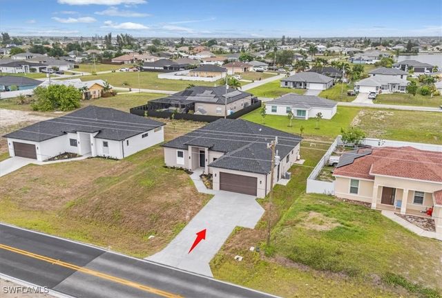 305 Diplomat PKWY E, Cape Coral, FL 33909