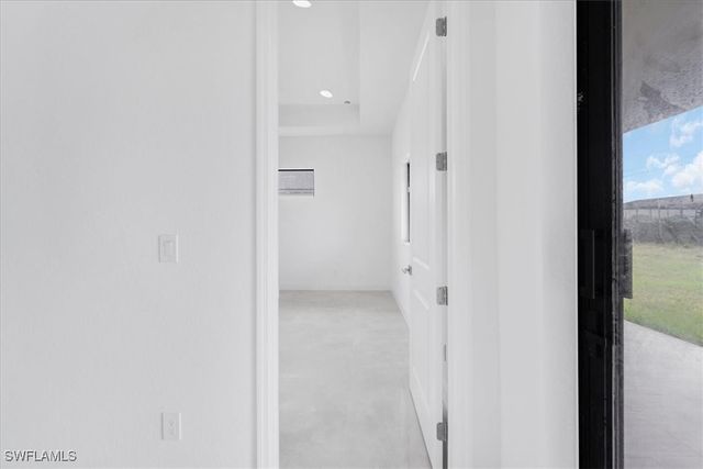 305 Diplomat PKWY E, Cape Coral, FL 33909