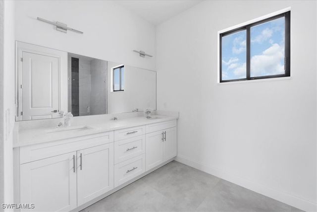 305 Diplomat PKWY E, Cape Coral, FL 33909