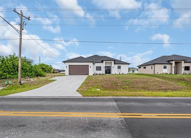 305 Diplomat PKWY E, Cape Coral, FL 33909