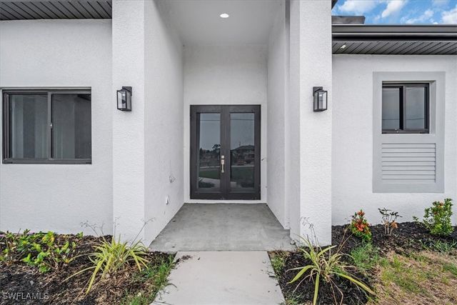 305 Diplomat PKWY E, Cape Coral, FL 33909