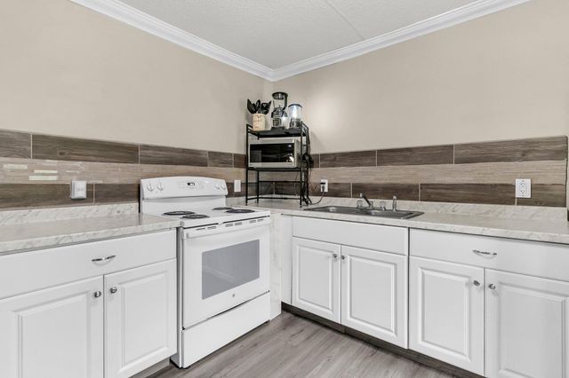 611 Murphy Bay Drive, Cross, SC 29436