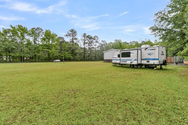 611 Murphy Bay Drive, Cross, SC 29436