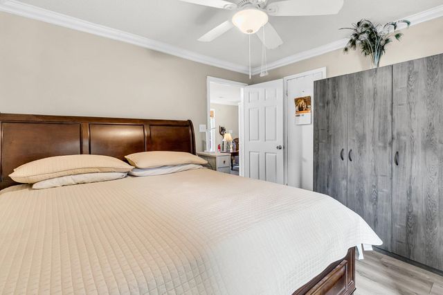 611 Murphy Bay Drive, Cross, SC 29436