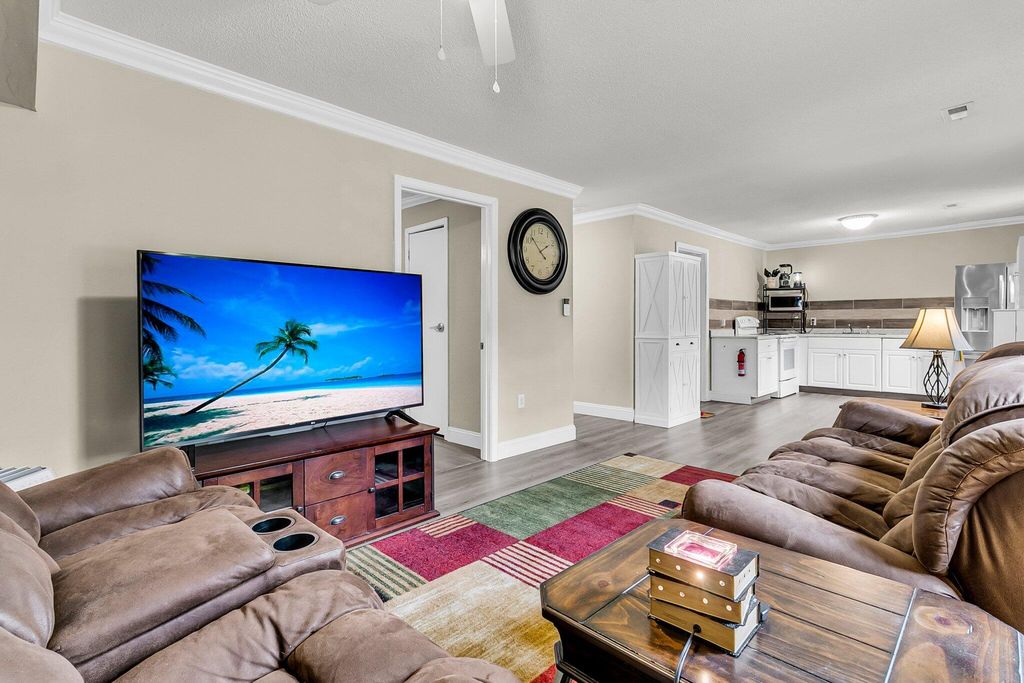 611 Murphy Bay Drive, Cross, SC 29436