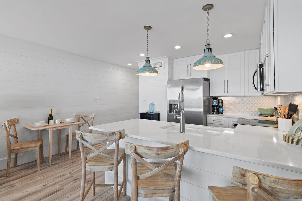 Image 15 of property listing at 8294 E County Highway 30A 13, Inlet Beach, FL 32461