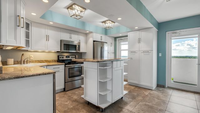 2200 NE 33rd Avenue 10k, Fort Lauderdale, FL 33305
