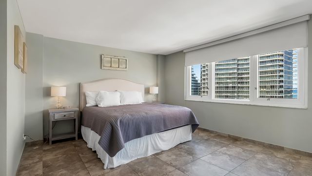 2200 NE 33rd Avenue 10k, Fort Lauderdale, FL 33305