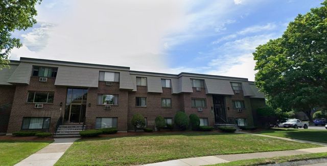 8 Hallmark Gdns 5, Burlington, MA 01803