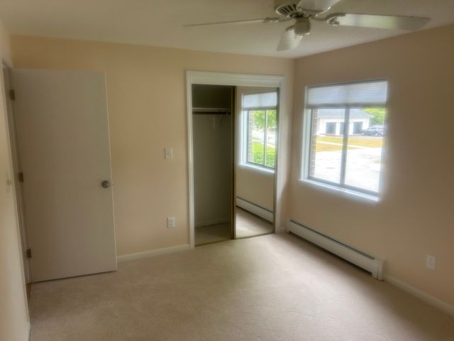 8 Hallmark Gdns 5, Burlington, MA 01803