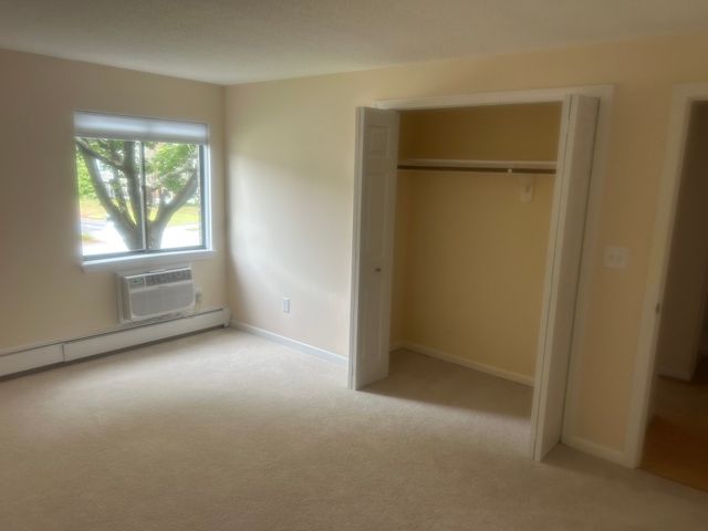8 Hallmark Gdns 5, Burlington, MA 01803