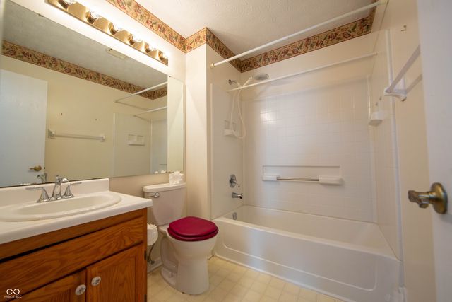 7561 Oceanline Drive, Indianapolis, IN 46214